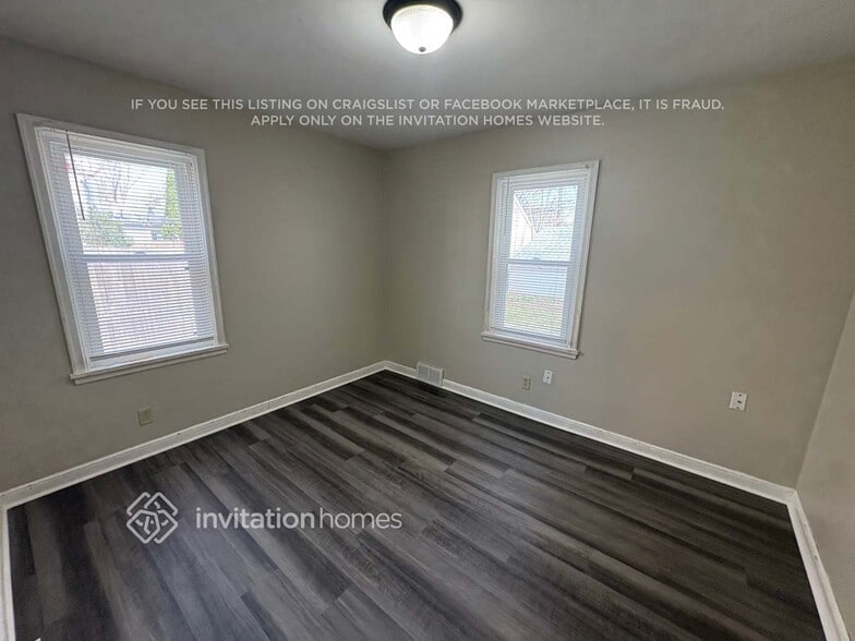 Building Photo - 4524 Zenith Ave N