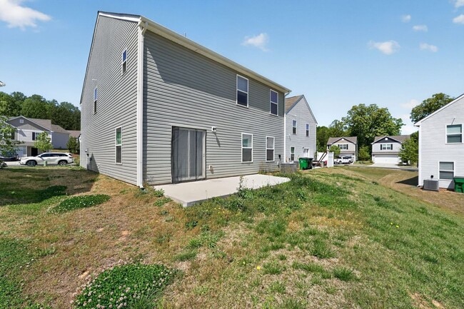 Building Photo - Spacious 4BR House in Charlotte