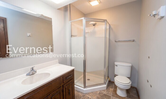 Building Photo - 2356 S Crysler Ave