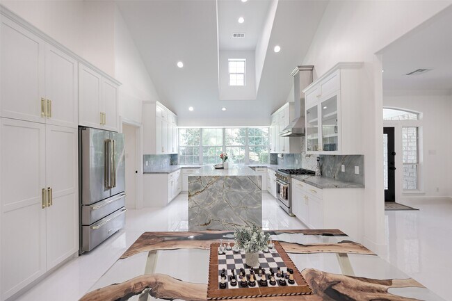 Building Photo - 11492 Majestic Dr