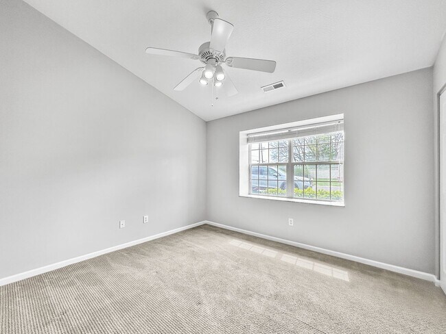 Building Photo - Beautiful 2BR 2BA Home w/ Sunroom • Full Kitchen Suite • Attached Garage in Columbus