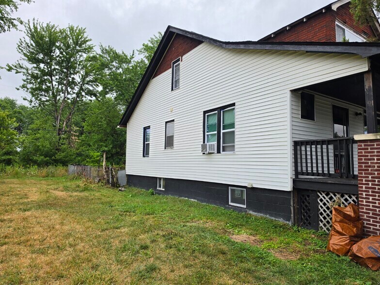 Building Photo - 4324 Wayburn St