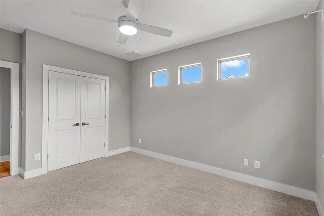 Building Photo - 913 Stobaugh St