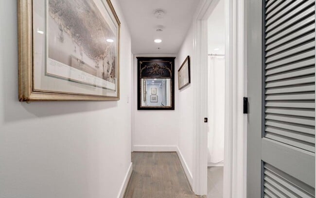 Building Photo - Glover Park Beauty with Parking