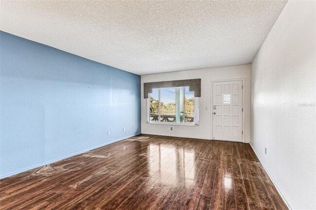 Building Photo - 2455 Finlandia Ln