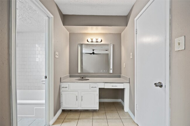 Building Photo - 12238 Wild Pine Dr