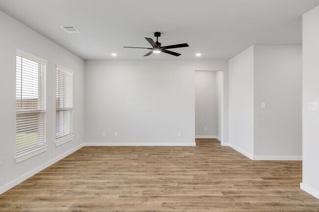Building Photo - LUXURIOUS DUPLEX LOCATED ON 1-ACRE LOT IN MIDLOTHIAN, TX!