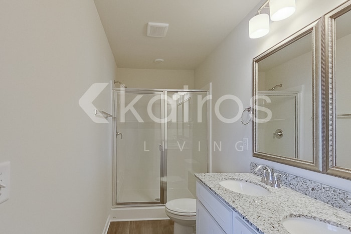 Building Photo - 2461 Banyan Cir