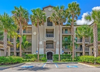 condo entrance - 17006 Vardon Ter