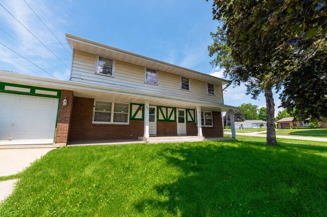 Building Photo - 543-545 N Crosby Ave