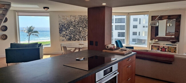 Building Photo - 2565 S Ocean Blvd