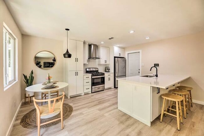 Building Photo - 6204 Wagon Bend