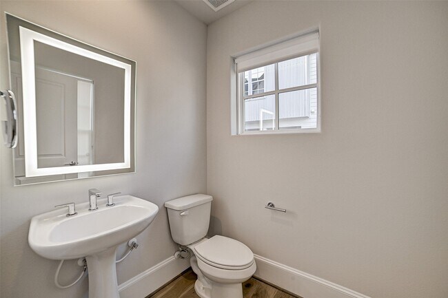 Building Photo - 2218C Lou Ellen Ln
