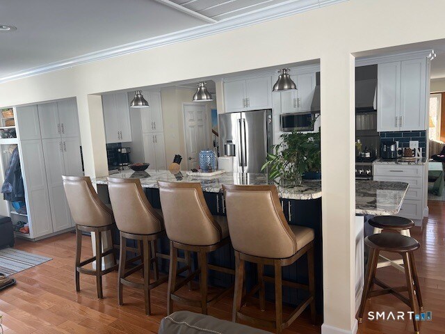 Building Photo - 51 W Lake Ave