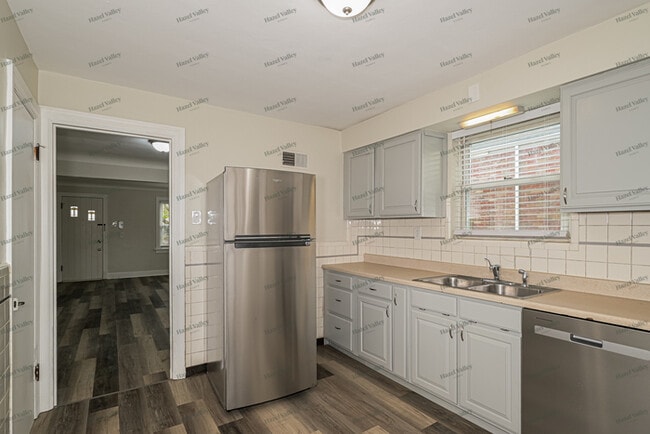 Building Photo - 8932 Pallardy Ln