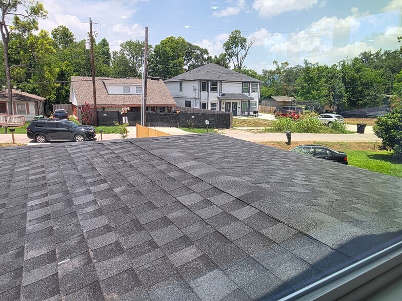 Building Photo - 4702 Baton Rouge St