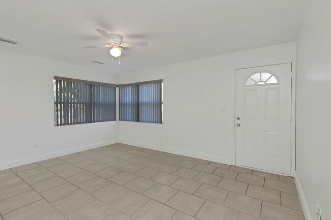 Building Photo - 5148 Tampa Bay Growth Fund 2 LLC