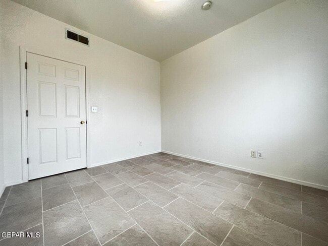 Building Photo - 5913 Cielo De Oro Pl