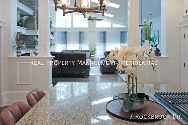 Building Photo - 7 Rockbrook Dr