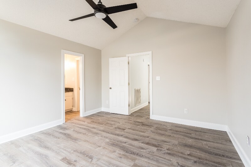 Building Photo - 15 Olde Charles Towne Ct