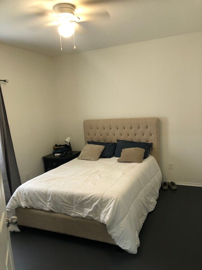 Building Photo - Charming 2BR Duplex in Mineola