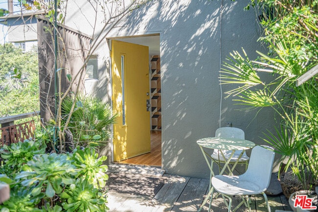 Building Photo - 8895 Appian Way