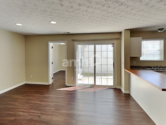 Building Photo - 4365 Chanterelle Dr