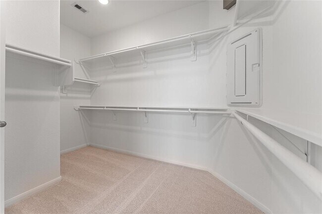Building Photo - 550 Long Beach Bay Dr