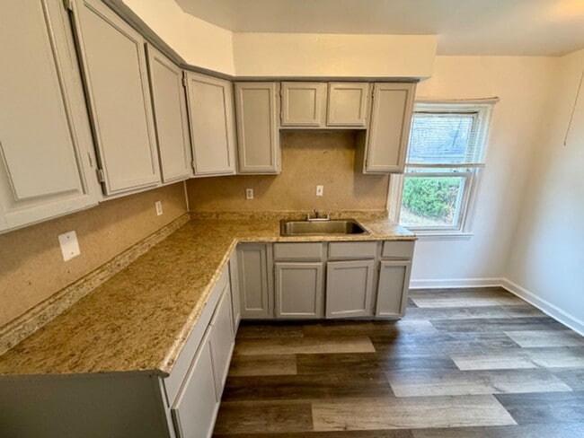 Building Photo - Updated 3-Bedroom, 1-Bath Brick Bungalow Home for Lease – Must See! Welcome Section 8