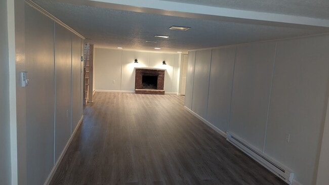 Building Photo - ***Please Respond Directly to the Online Listing, Calls May Not Be Returned***