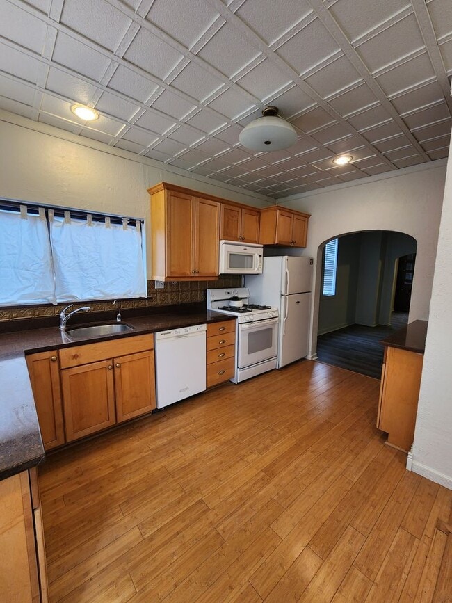 Building Photo - Sugarhouse Single Level 2 bd. 1 bath Single Family home!