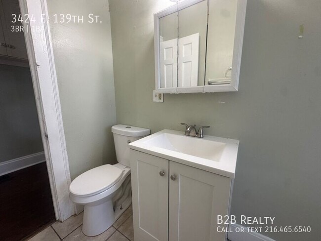 Building Photo - 3424 E 139th St