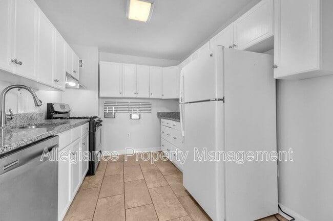 Building Photo - 1225 Martha Custis Dr