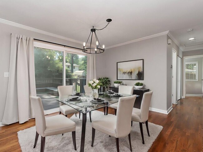 Building Photo - 3249 Howell Dr