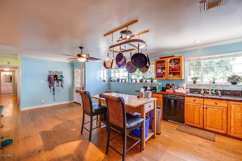 Building Photo - 2251 Markham Ave