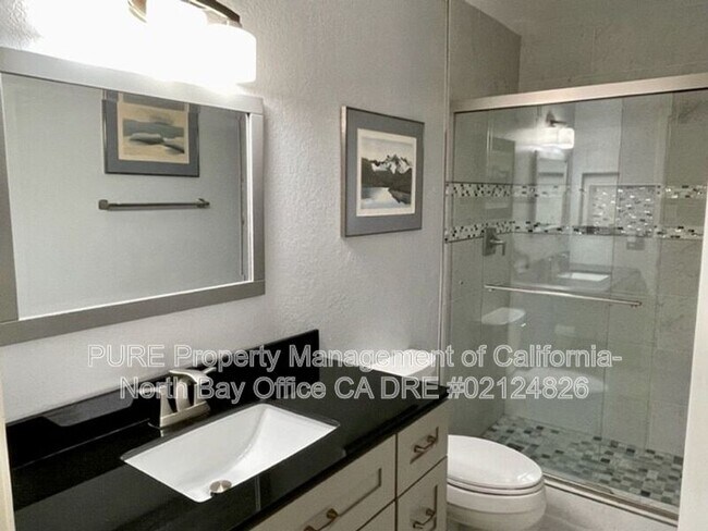 Building Photo - 211 Ridgeview Dr