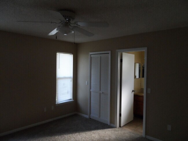Building Photo - 2950 Norvell Ct