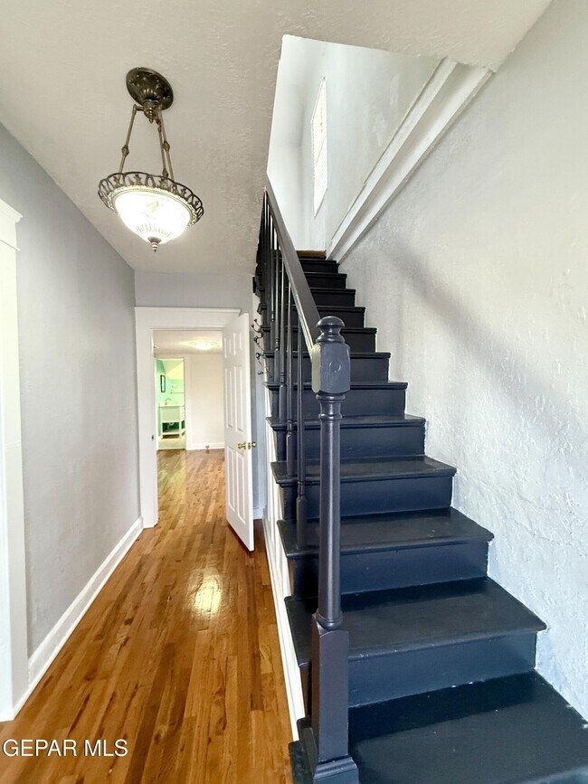 Building Photo - 611 New York Ave