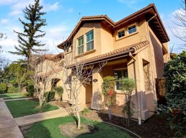 Primary Photo - Charming Luxury Home Near Downtown Davis &...