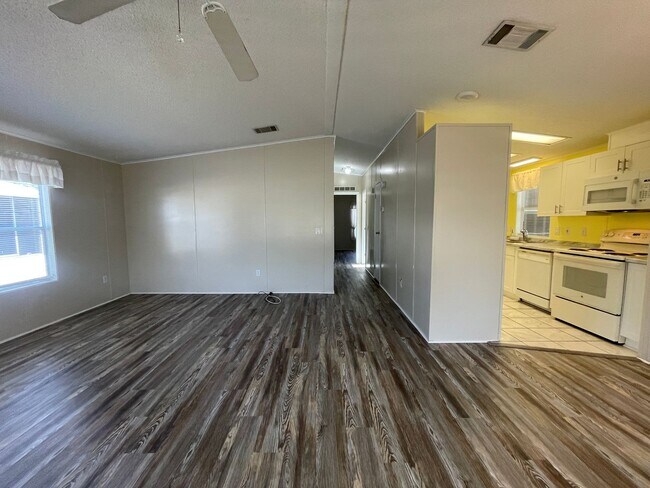 Building Photo - 2 BR 2 BATH Annual Rental in Barefoot Bay Available JUNE 2025