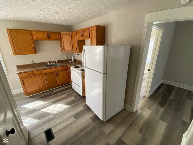 Building Photo - 2002 Arrow Ave