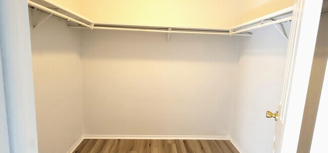 Building Photo - 38255 Fairway Ct