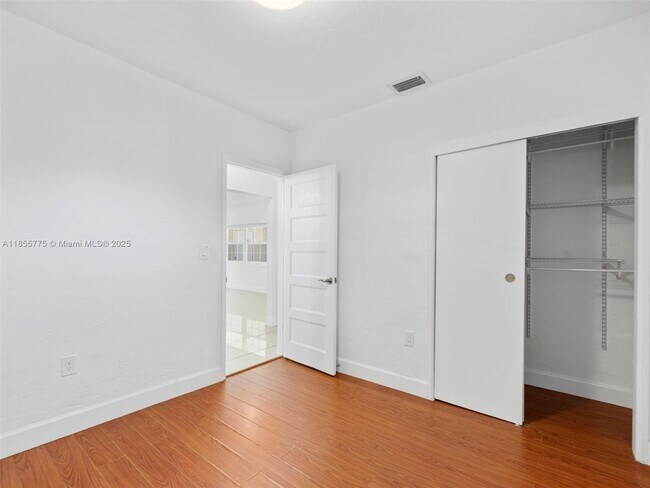 Building Photo - 4850 SW 5th Terrace