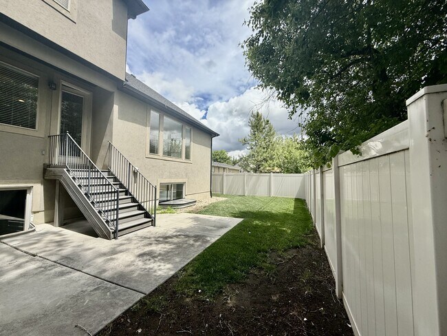 Building Photo - 2034 E 4500 S