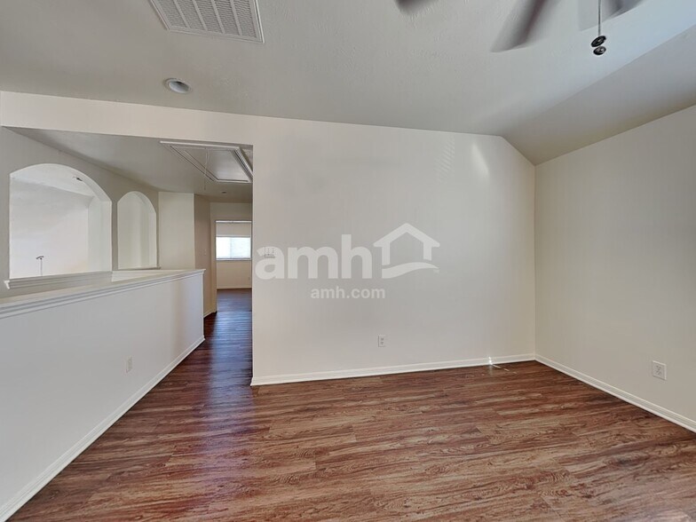 Building Photo - 3927 Dogwood Bough Ln