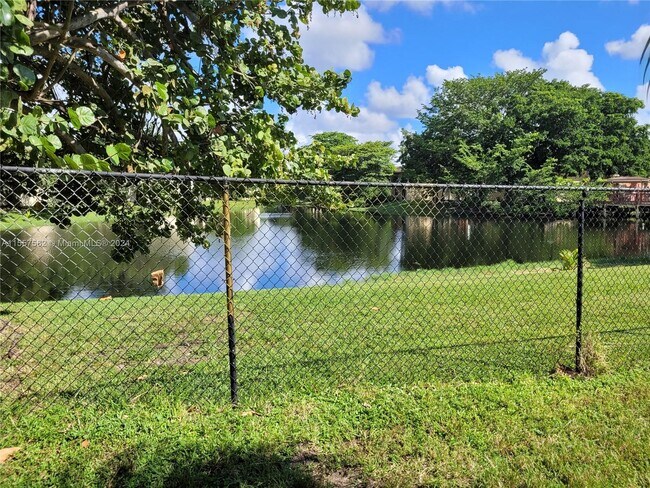 Building Photo - 4455 Treehouse Ln