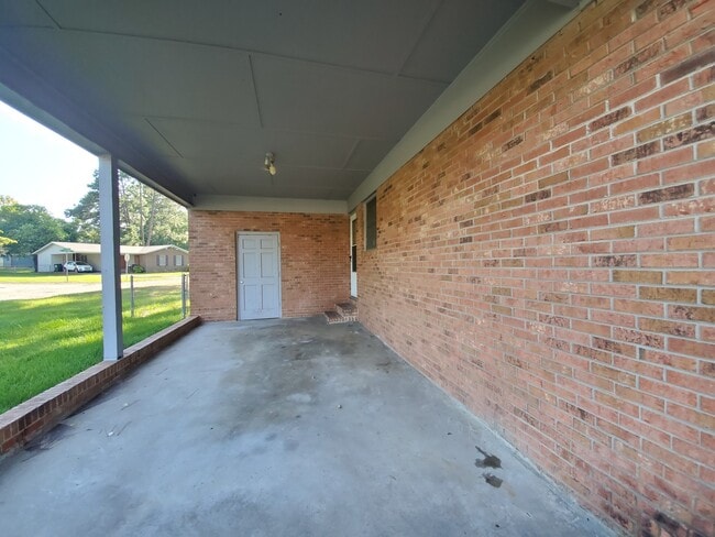 Building Photo - 6003 McDougal Dr