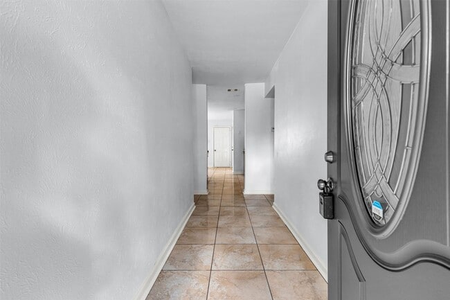 Building Photo - 4406 Kacee Dr