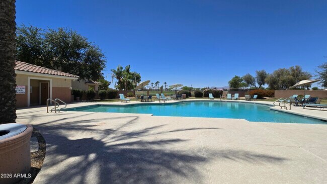 Building Photo - 13609 W Cypress St