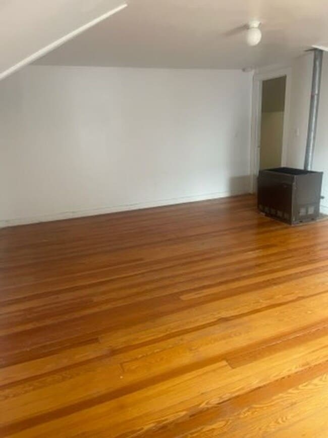 Building Photo - 2 bedroom apartment for Rent - Poughkeepsie